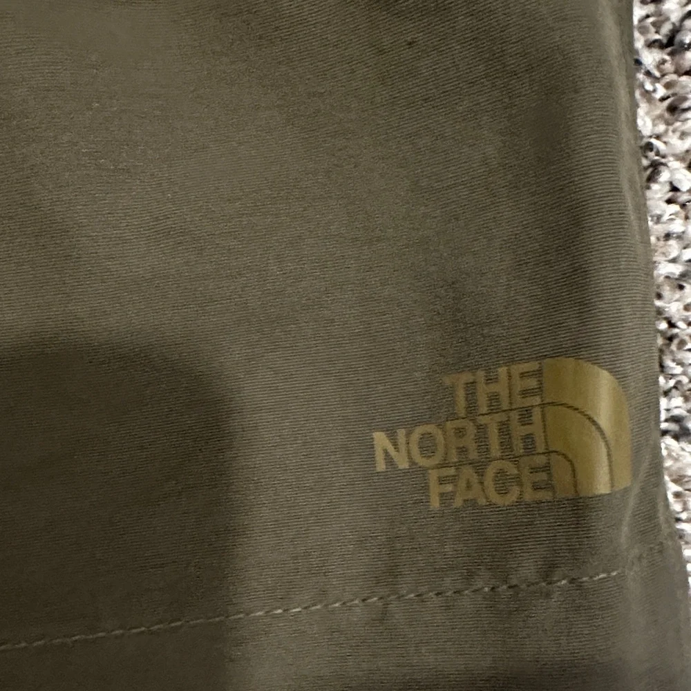 The North Face Men's Belted Paramount Trail Hiking Shorts
